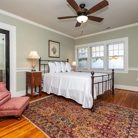 Renowned Historic Home Downtownacross From Park Winston-Salem Exterior photo