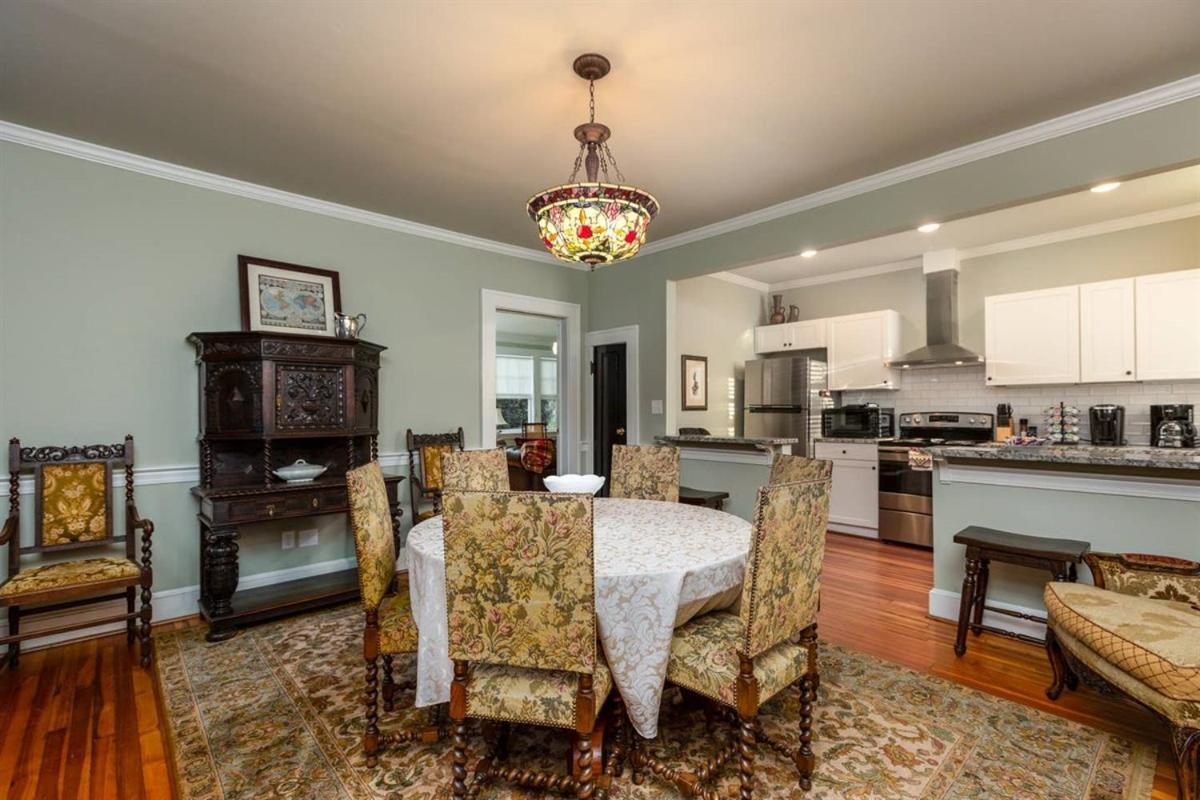 Renowned Historic Home Downtownacross From Park Winston-Salem Exterior photo