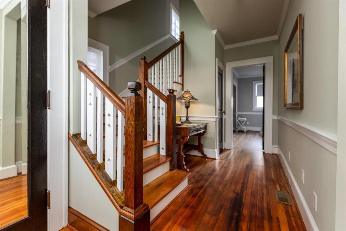 Renowned Historic Home Downtownacross From Park Winston-Salem Exterior photo